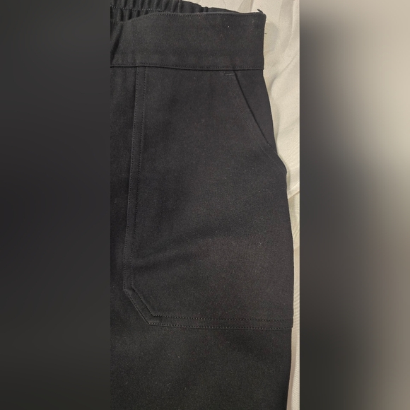 NWOT...SPANX Black Joggers Sleek Versatile Design Women's Size S - Picture 7 of 12